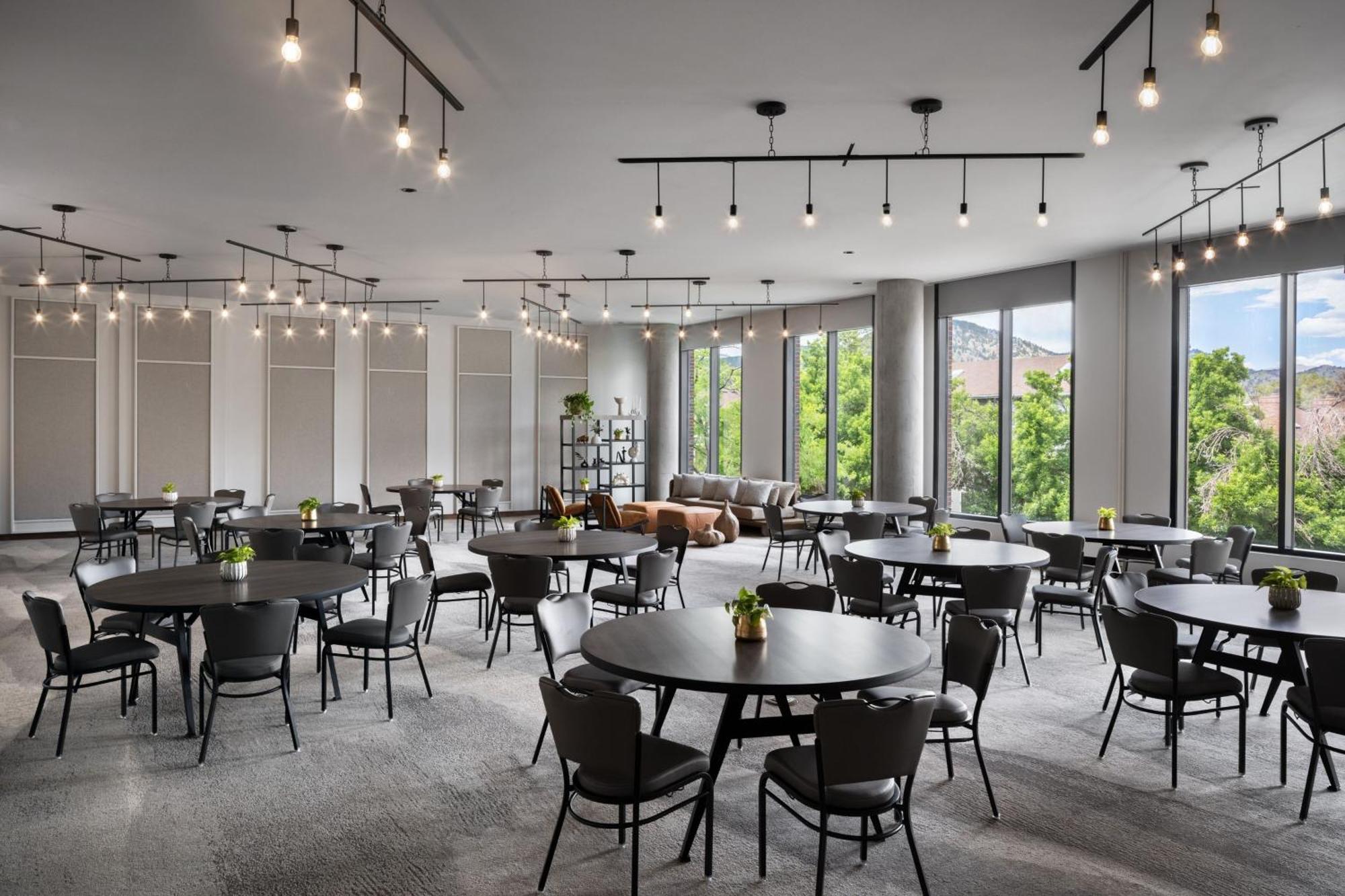 Moxy Boulder Hotel Buitenkant foto